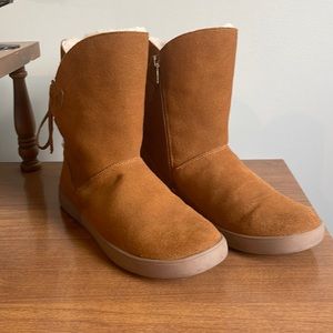 NWOT Koolaburra by UGG boots >>> super soft and cozy!!